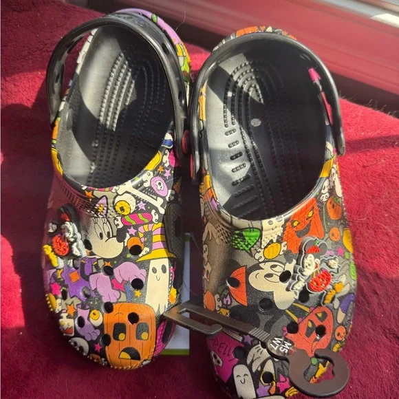 Crocs Disney Halloween pumpkin print NWT size Men5/Woman 7 - Picture 2 of 3